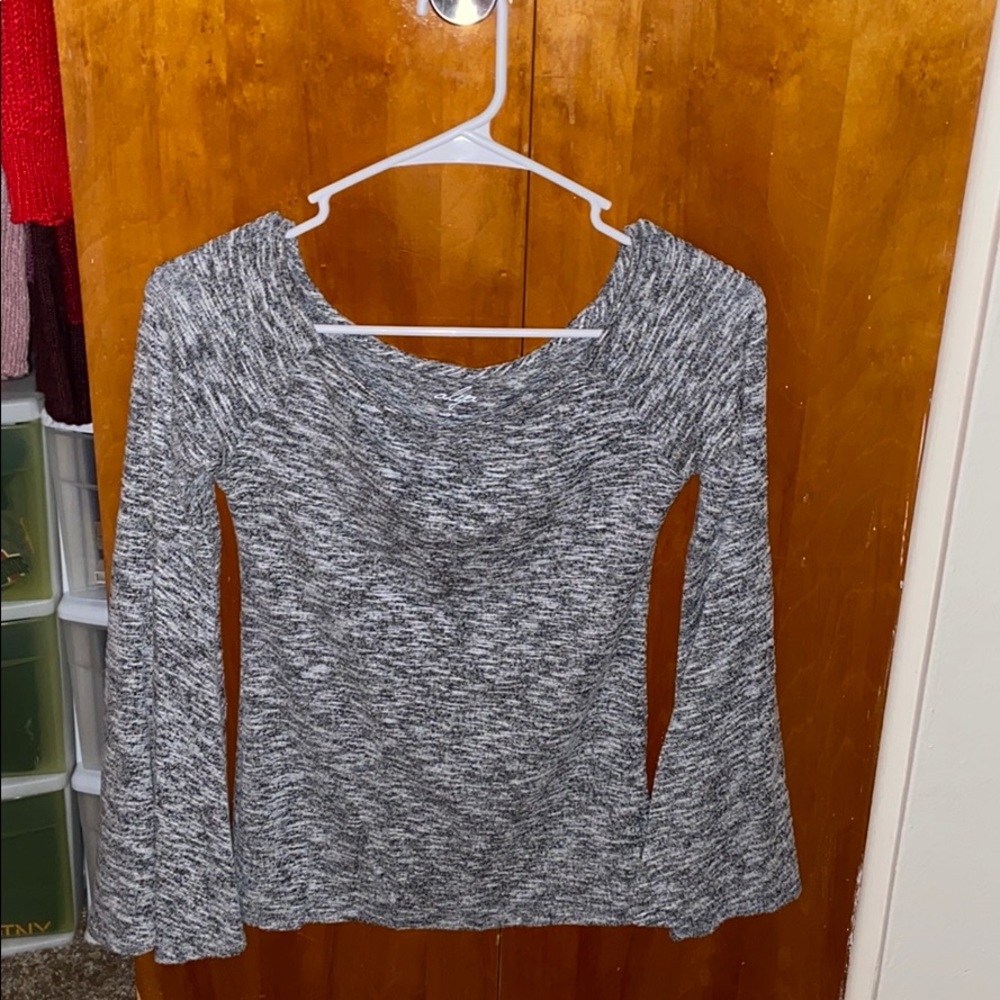 Heather grey blouse with flared sleeves